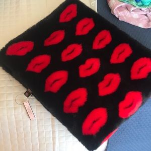 Fur wrap / blanket/ throw.